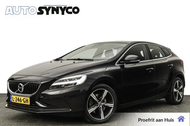 Photo 1 : Volvo V40 2019 Essence