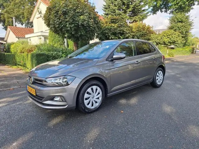 Photo 1 : Volkswagen Polo 2018 Petrol