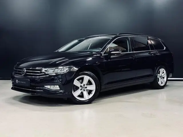 Photo 1 : Volkswagen Passat 2019 Essence