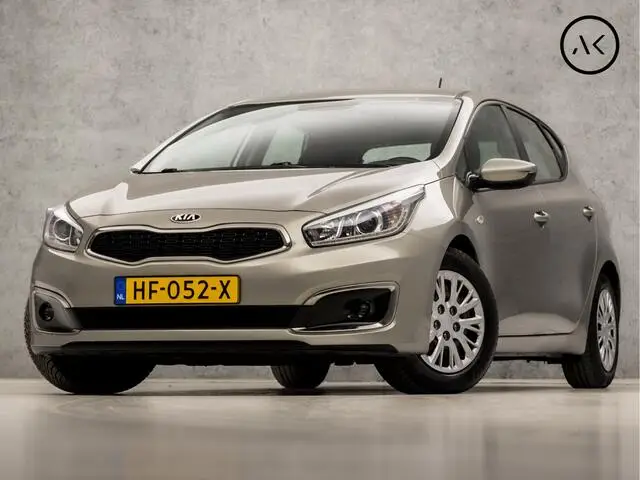 Photo 1 : Kia Ceed 2015 Petrol