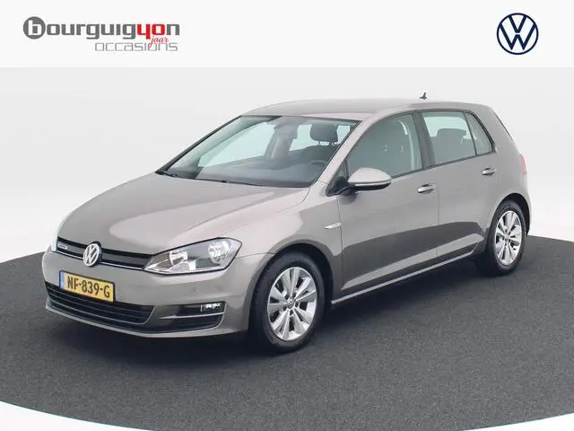 Photo 1 : Volkswagen Golf 2017 Petrol