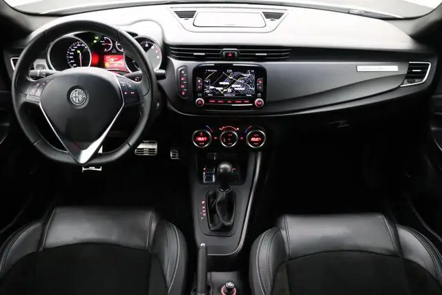 Photo 1 : Alfa Romeo Giulietta 2015 Essence