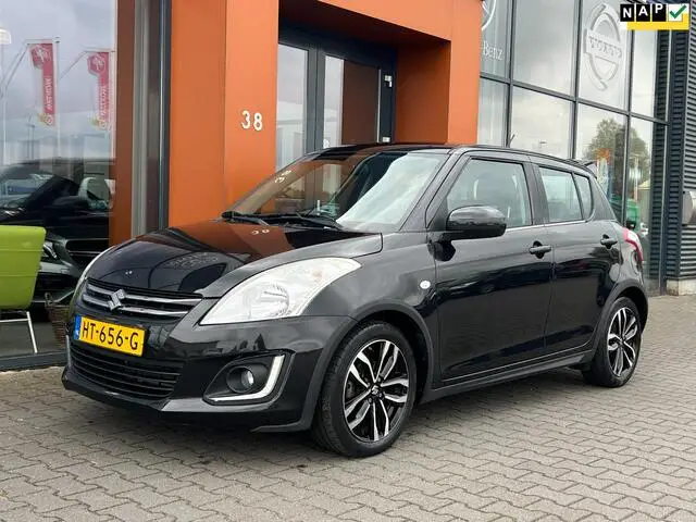 Photo 1 : Suzuki Swift 2016 Petrol