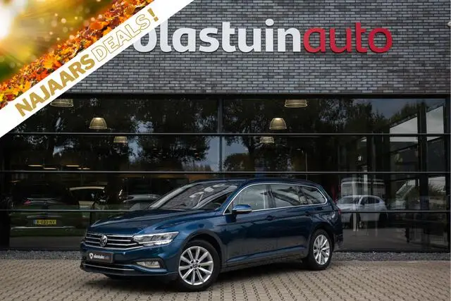 Photo 1 : Volkswagen Passat 2021 Essence