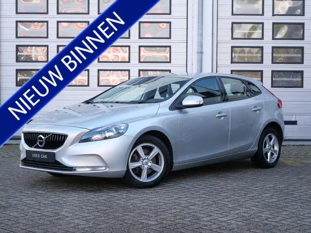 Photo 1 : Volvo V40 2016 Petrol