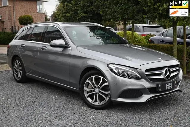 Photo 1 : Mercedes-benz Classe C 2015 Hybride