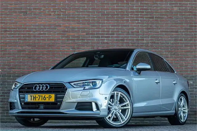 Photo 1 : Audi A3 2017 Petrol