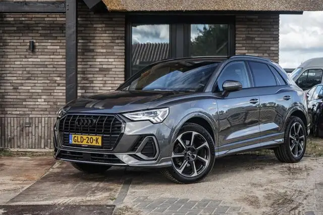 Photo 1 : Audi Q3 2019 Essence