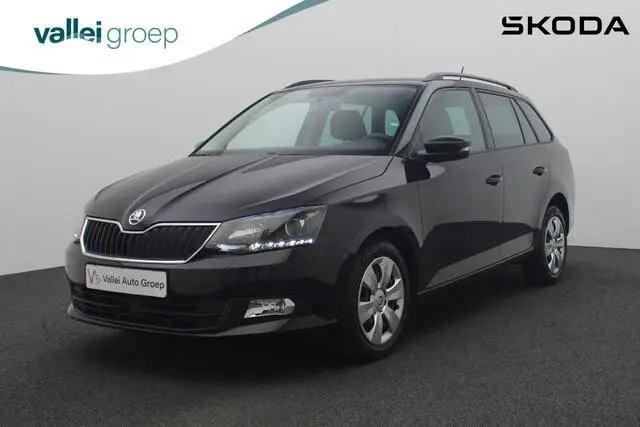 Photo 1 : Skoda Fabia 2015 Petrol