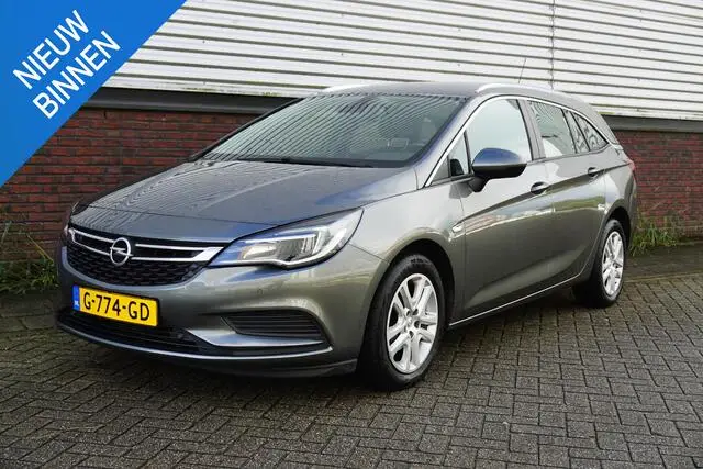 Photo 1 : Opel Astra 2019 Essence