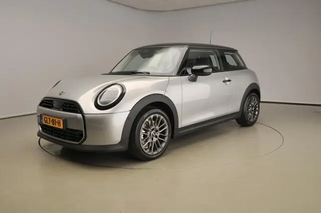 Photo 1 : Mini Cooper 2024 Petrol