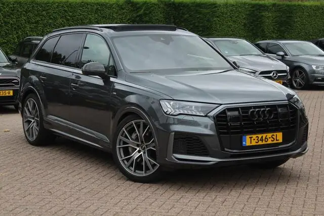 Photo 1 : Audi Q7 2021 Hybrid