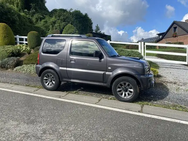 Photo 1 : Suzuki Jimny 2015 Petrol