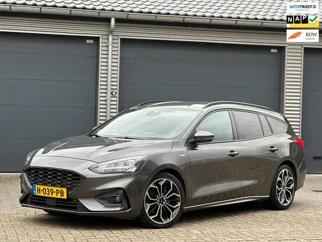 Photo 1 : Ford Focus 2020 Essence