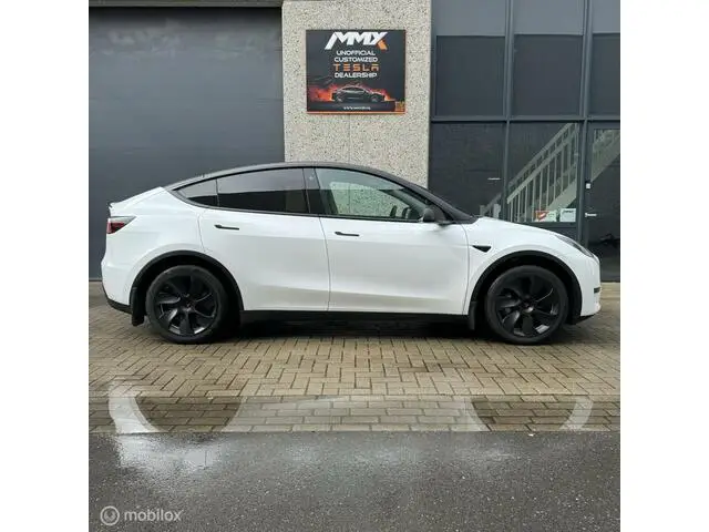 Photo 1 : Tesla Model Y 2023 Électrique