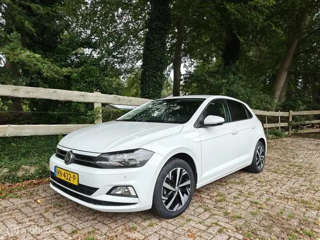 Photo 1 : Volkswagen Polo 2018 Petrol