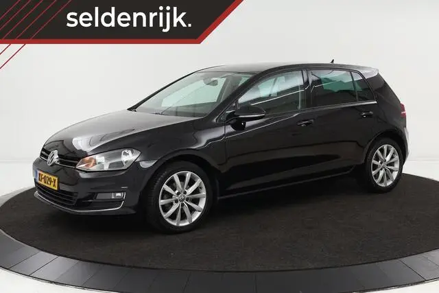 Photo 1 : Volkswagen Golf 2016 Petrol