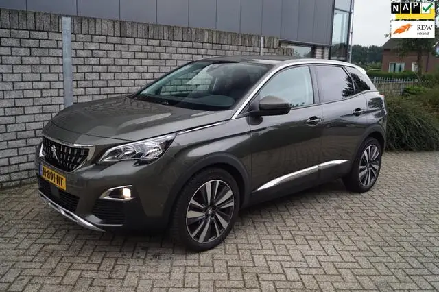 Photo 1 : Peugeot 3008 2020 Petrol