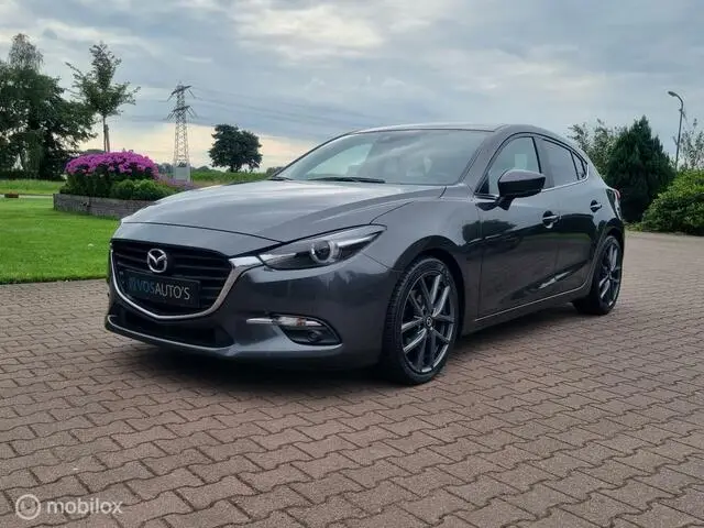 Photo 1 : Mazda 3 2017 Petrol