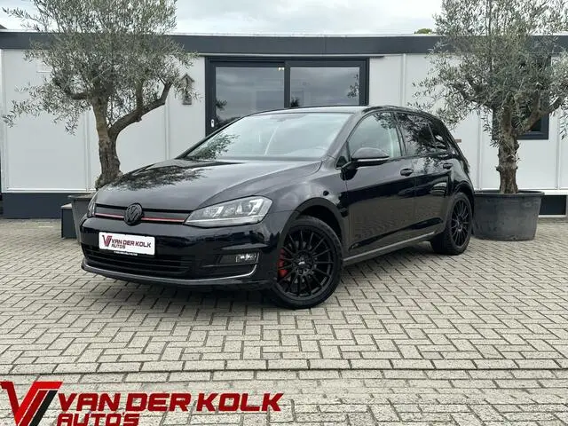 Photo 1 : Volkswagen Golf 2017 Petrol