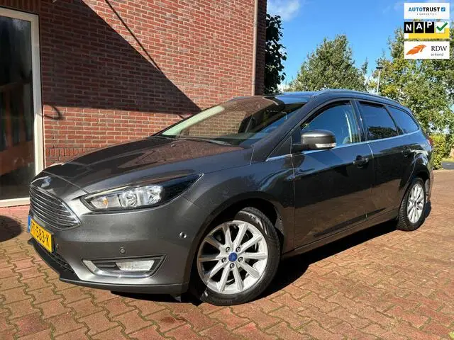 Photo 1 : Ford Focus 2016 Petrol