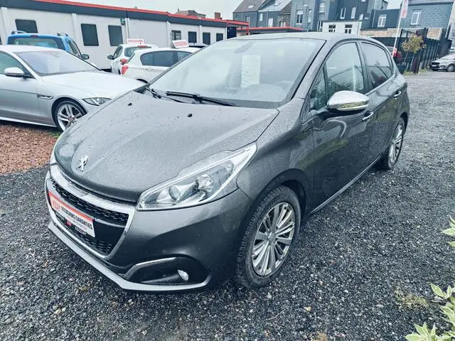 Photo 1 : Peugeot 208 2019 Petrol