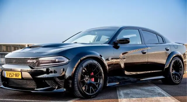 Photo 1 : Dodge Charger 2015 Petrol