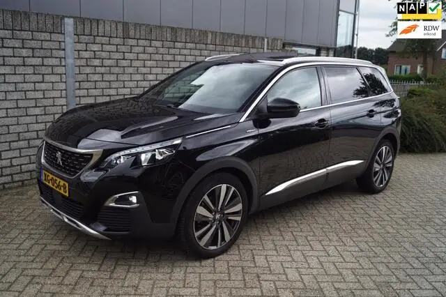 Photo 1 : Peugeot 5008 2019 Essence