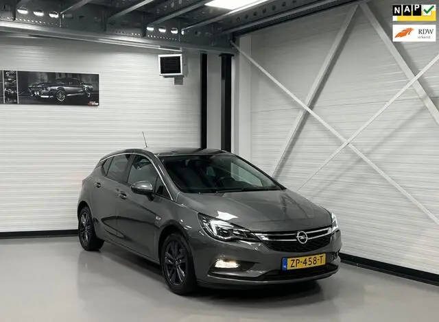 Photo 1 : Opel Astra 2019 Essence