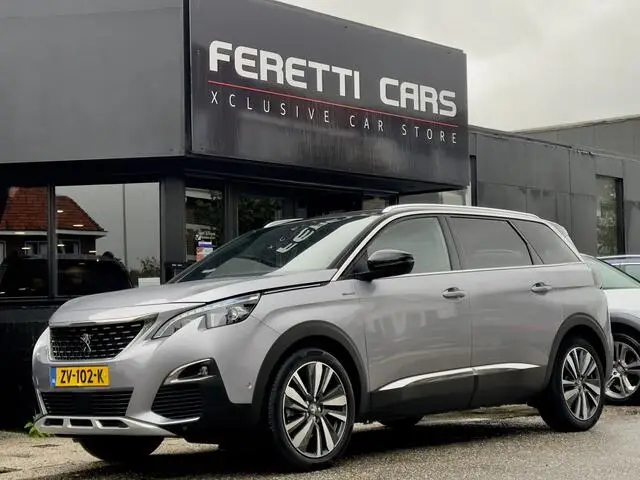 Photo 1 : Peugeot 5008 2019 Essence