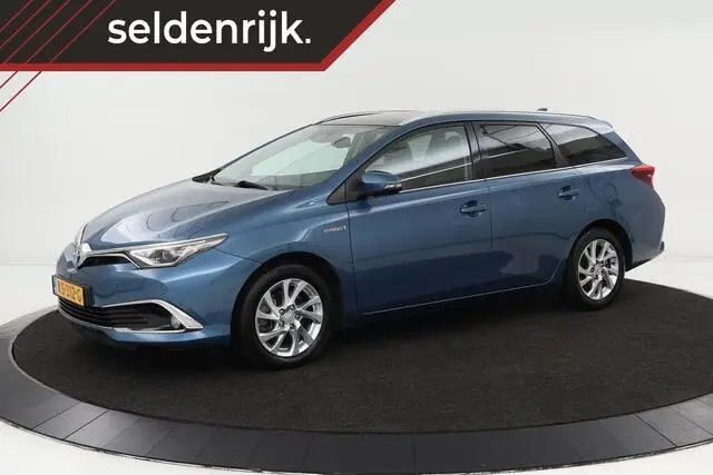 Photo 1 : Toyota Auris 2016 Hybrid