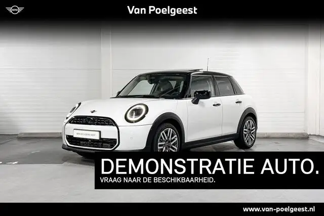 Photo 1 : Mini Mini 2024 Petrol