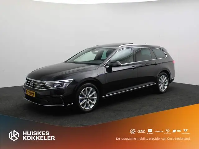 Photo 1 : Volkswagen Passat 2023 Hybrid