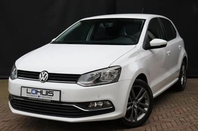 Photo 1 : Volkswagen Polo 2015 Petrol