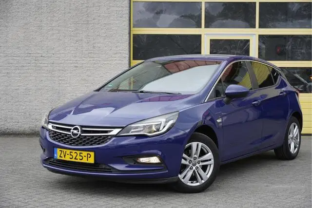 Photo 1 : Opel Astra 2019 Petrol