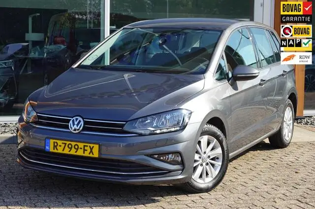 Photo 1 : Volkswagen Golf 2019 Petrol