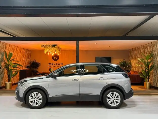 Photo 1 : Peugeot 3008 2020 Petrol