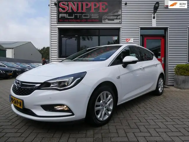 Photo 1 : Opel Astra 2016 Essence