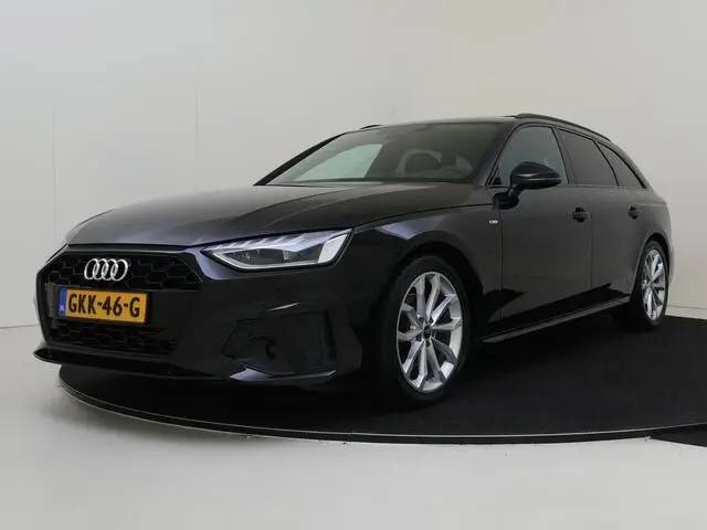 Photo 1 : Audi A4 2023 Essence