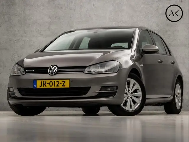 Photo 1 : Volkswagen Golf 2016 Petrol