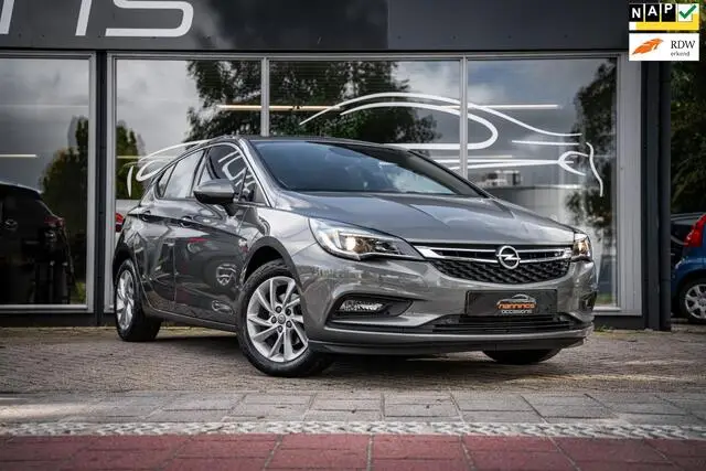 Photo 1 : Opel Astra 2019 Petrol