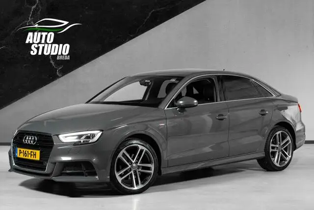 Photo 1 : Audi A3 2019 Petrol