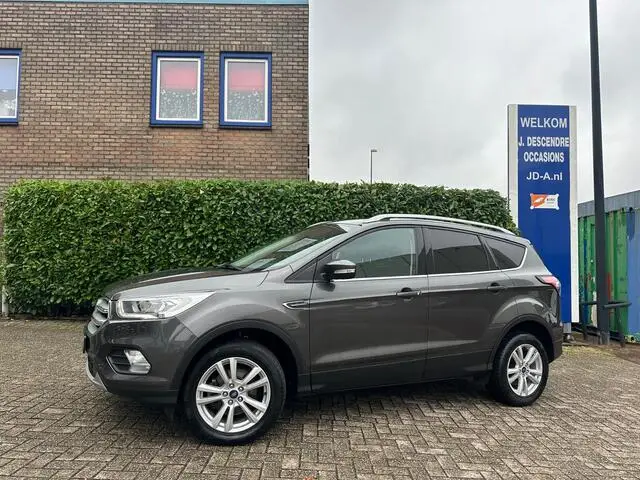 Photo 1 : Ford Kuga 2019 Essence