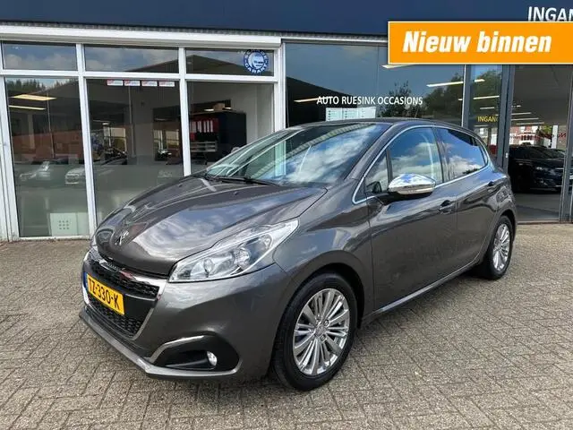 Photo 1 : Peugeot 208 2018 Petrol