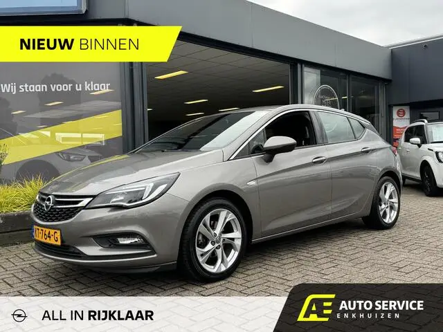 Photo 1 : Opel Astra 2016 Petrol