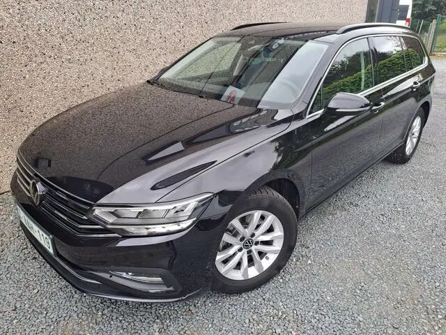 Photo 1 : Volkswagen Passat 2023 Essence