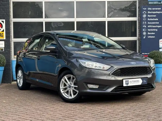 Photo 1 : Ford Focus 2017 Petrol