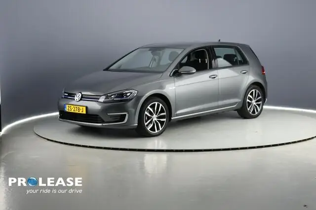 Photo 1 : Volkswagen Golf 2019 Electric