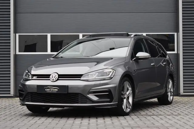 Photo 1 : Volkswagen Golf 2017 Petrol