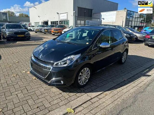 Photo 1 : Peugeot 208 2019 Petrol